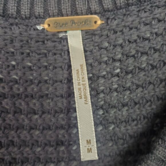 Free People Dark Charcoal Gray Moonshine Cold Shoulder Sweater Size M - Picture 11 of 13